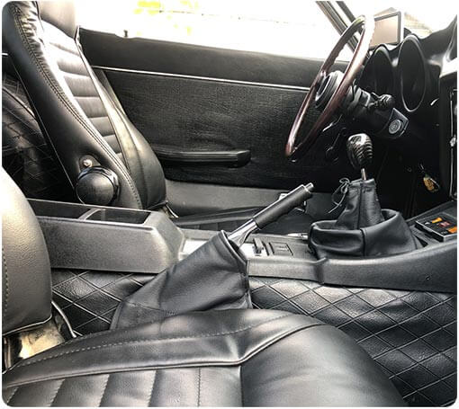 車の本皮革シートやシフトレバーブーツ